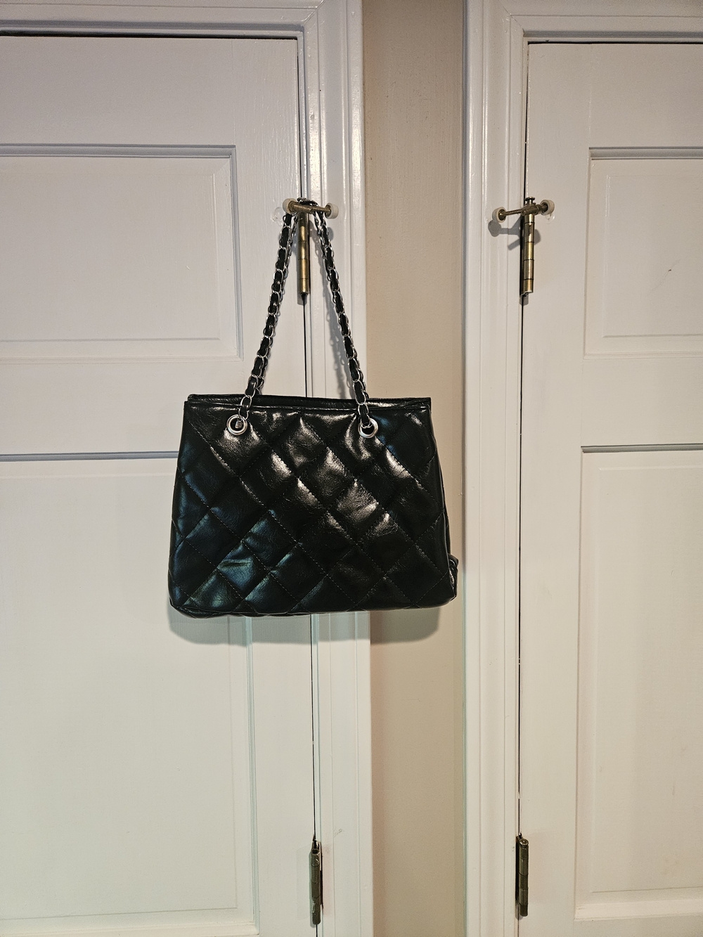 Black Quilted Chain-Handle Mediun Tote Bag